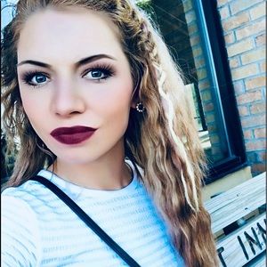 Meet your Posher, Kayla